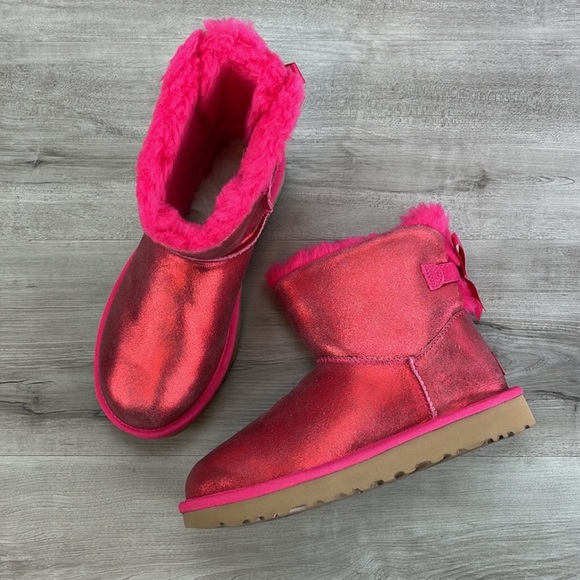 🍁 UGG 🍁 BAILEY BOW REDISH GLISTEN BOOT - Picture 3 of 15